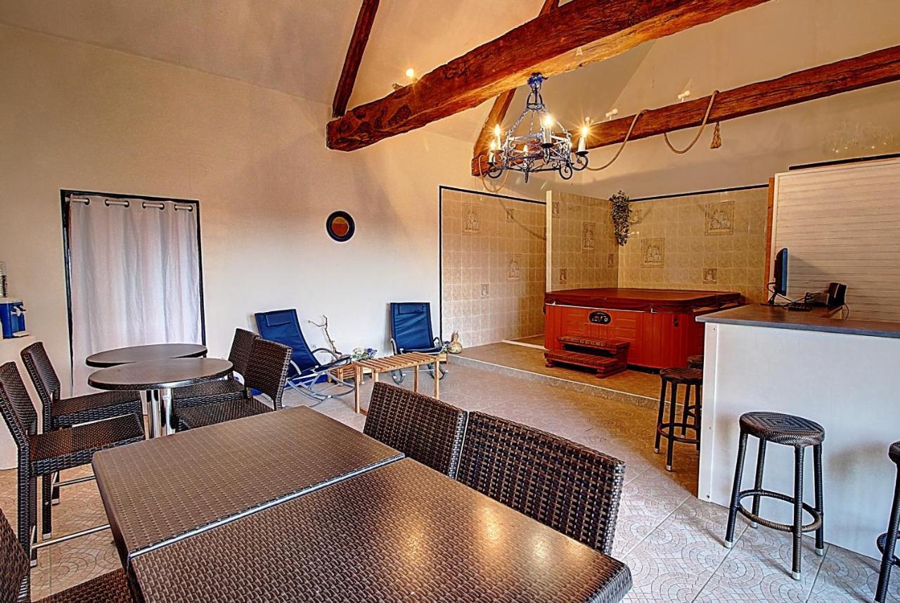 Gîte de la Courtaudière Le Petit-Pressigny Extérieur photo